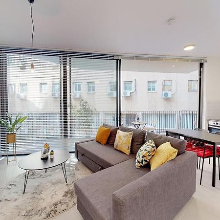 Comfortable Apartment With Balcony By Holyguest Tel Aviv Exterior photo